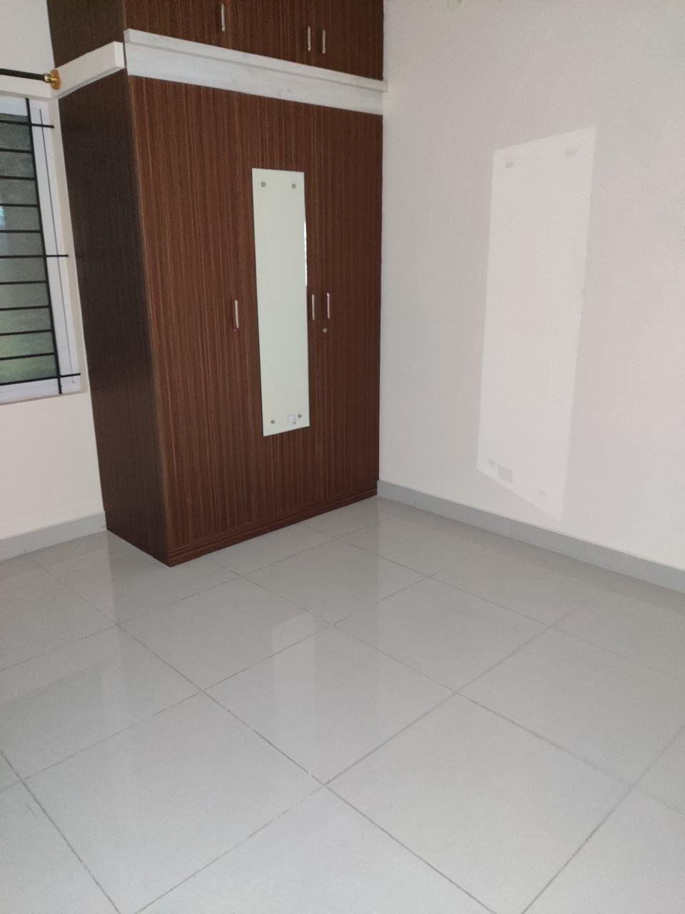 2bhk Apartment flat for rent/ Koramangala/ Bedroom https://renthouzz.in/