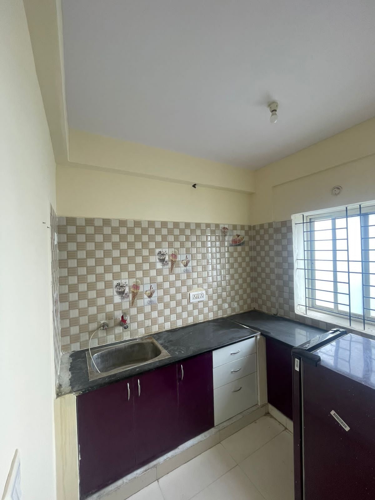 Brand new Luxurious 2bhk semi furnished flat for rent/ Kitchen https://renthouzz.in/