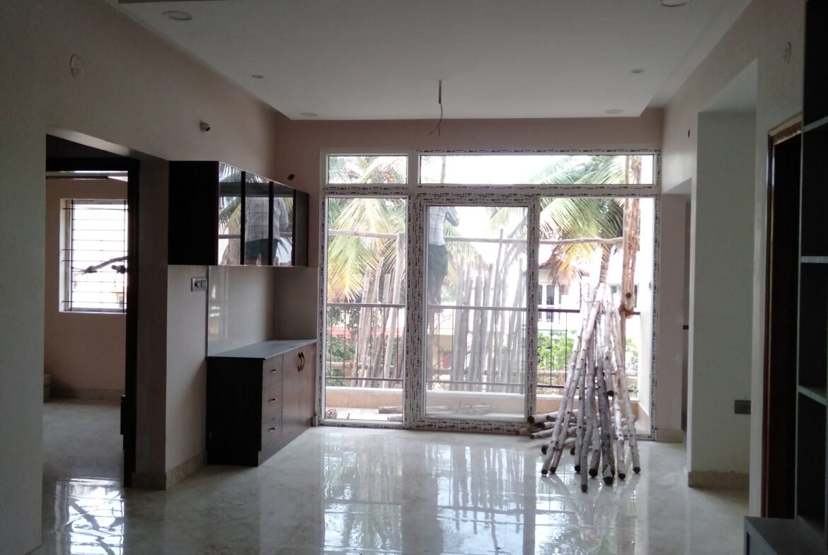 Luxurious Apartment flat for sale 3bhk semi furnished / JP Nagar 7th Phase / / Hall https://renthouzz.in/