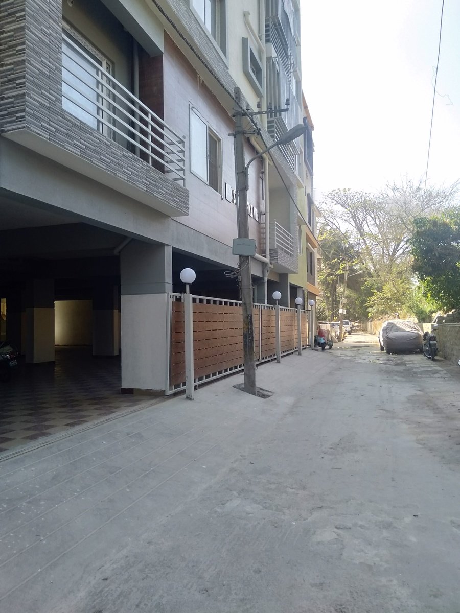 Brand new luxurious flat for Sale / 2 Bhk semi furnished flat / Jp Nagar 7th Phase / Bangalore / Building front view https://renthouzz.in/