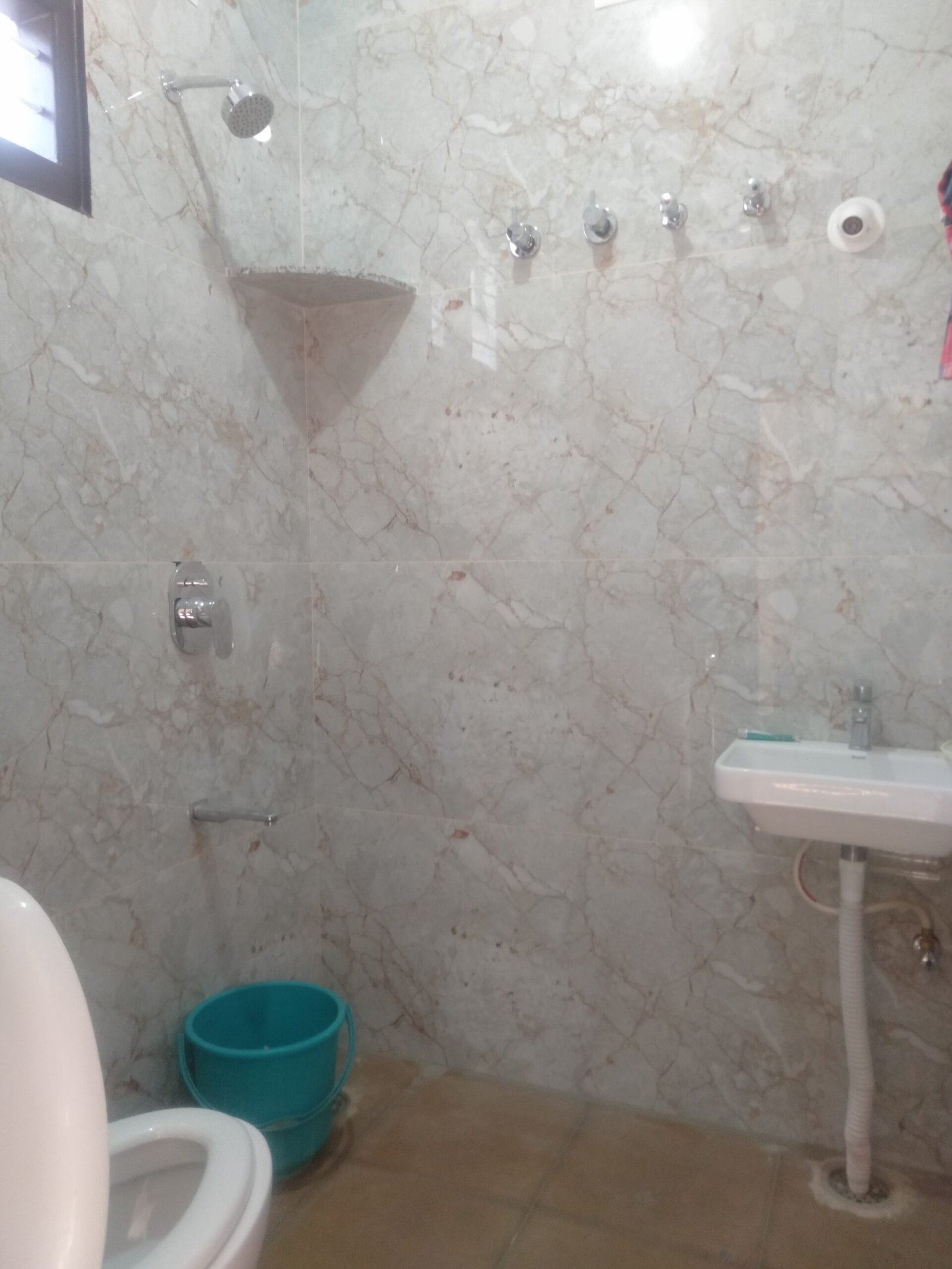 Studio room for rent in Kalena Agrahar/BAthroom https://renthouzz.in/