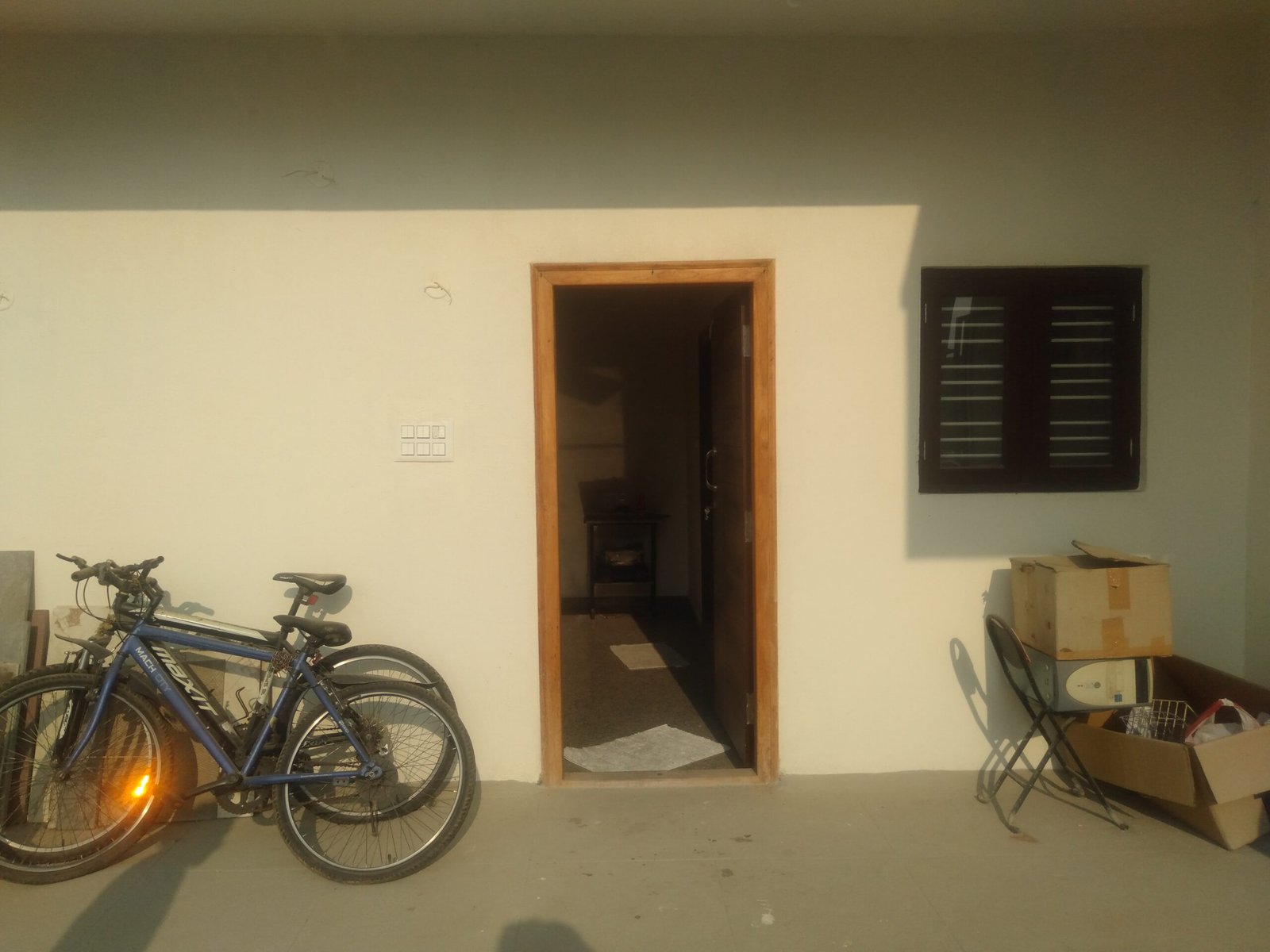 Studio room for rent in Kalena Agrahar/ front view https://renthouzz.in/