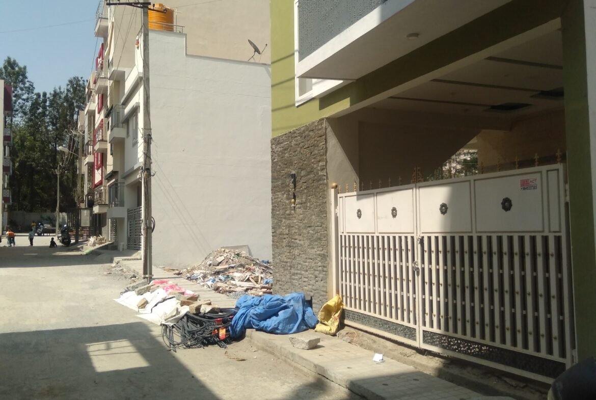 Independent Rental Income building for sale/ Subsash Nagar/ Building road view https://renthouzz.in/