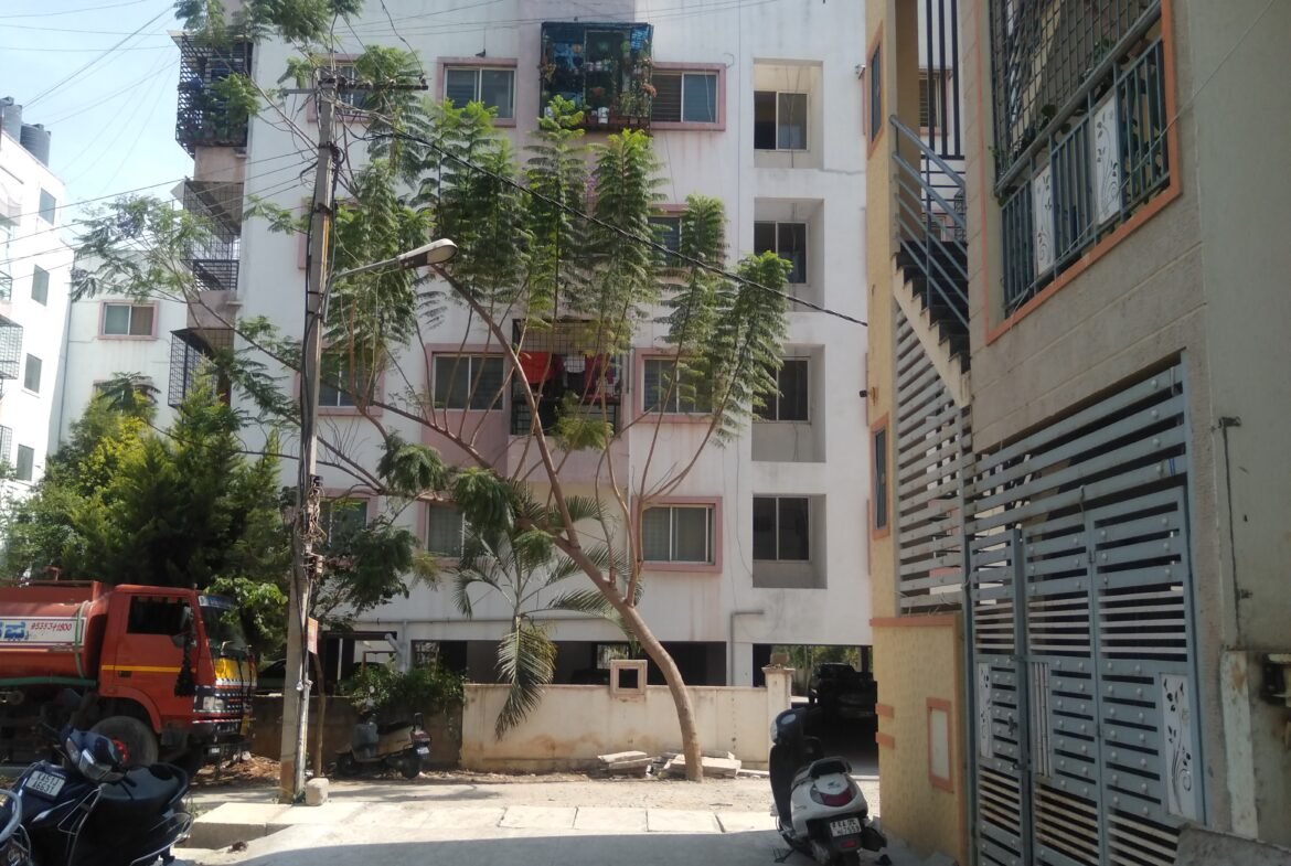 Independent Rental Income building for sale/ Subsash Nagar/ Building road view https://renthouzz.in/