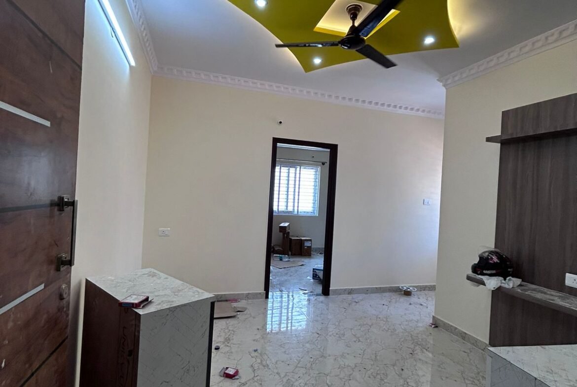 Spacious 2 BHK Fully Furnished Flat for Rent | Prime Location | Modern Amenities In BTM Layout 2nd Stage Bangalore/ Hall https://renthouzz.in/