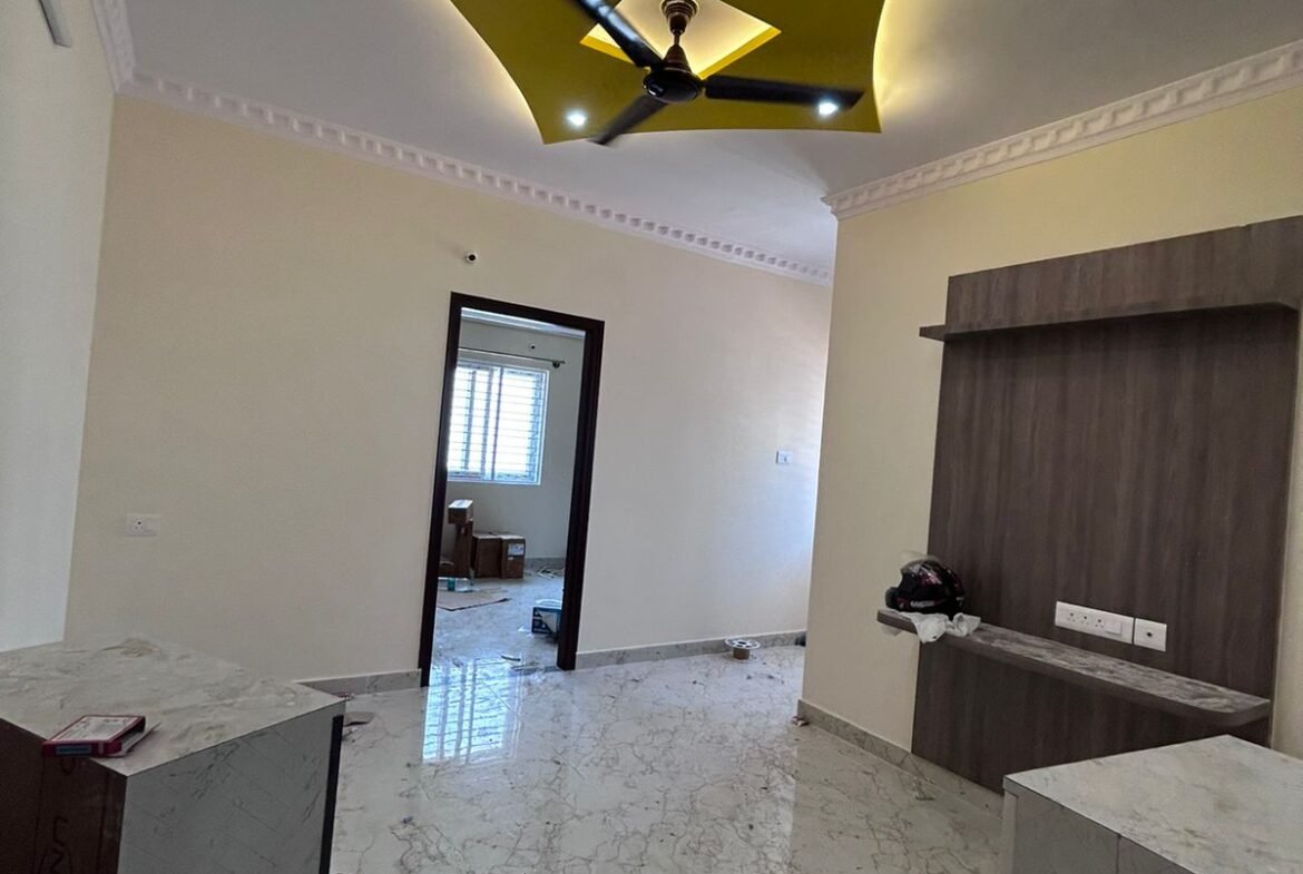 Spacious 2 BHK Fully Furnished Flat for Rent | Prime Location | Modern Amenities In BTM Layout 2nd Stage Bangalore/ Hall https://renthouzz.in/