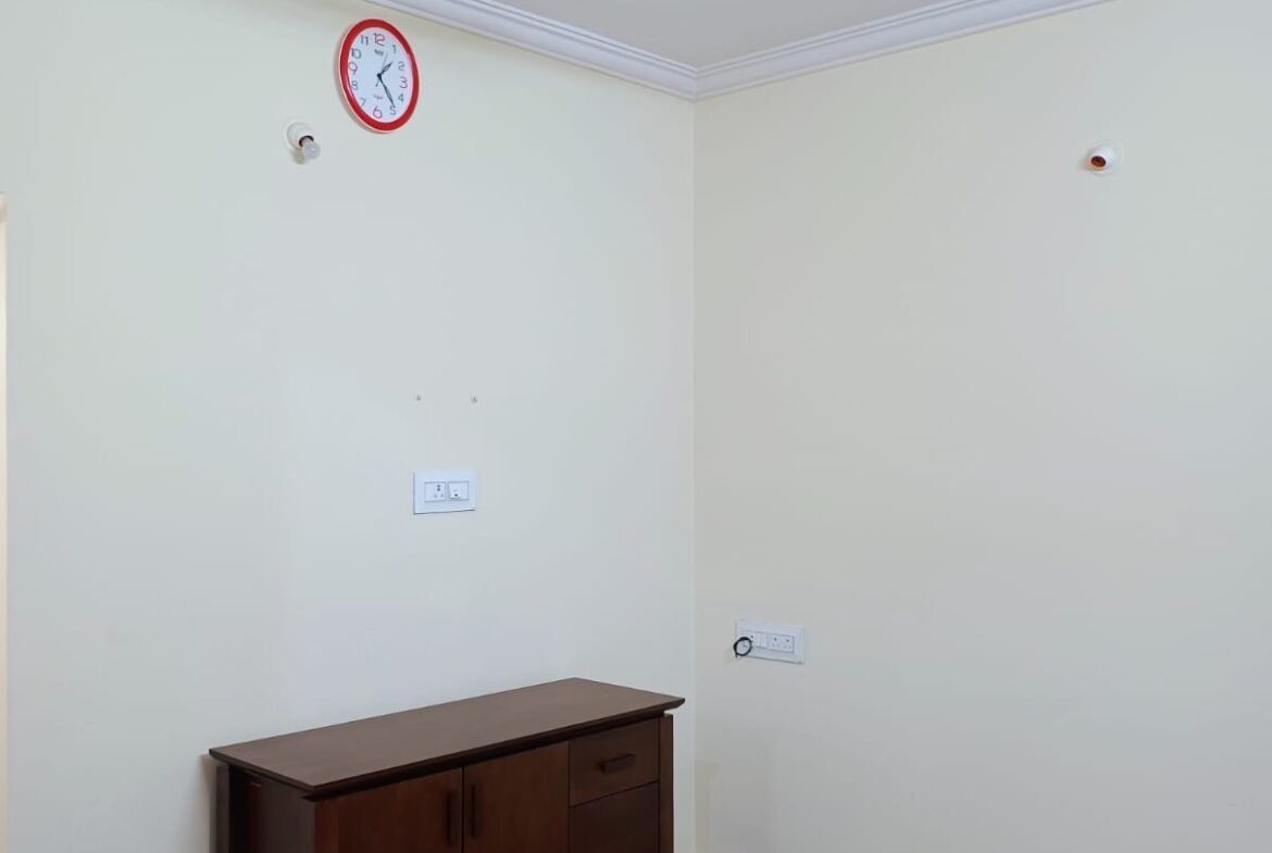 Spacious 2BHK Flat for Rent | Comfortable Living with Modern Amenities I Viveknagar I Bangalore I Hall https://renthouzz.in/