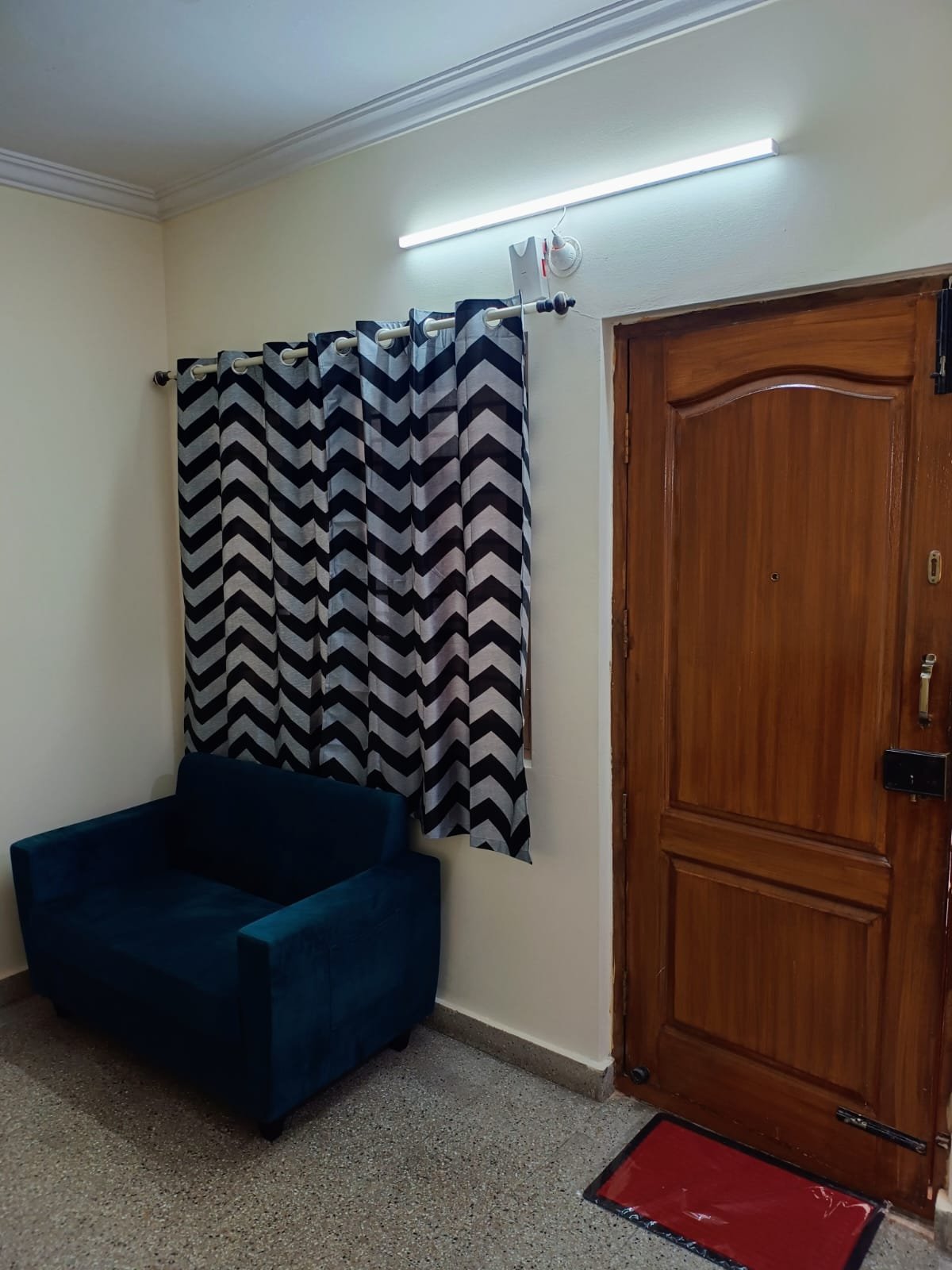 Spacious 2BHK Flat for Rent | Comfortable Living with Modern Amenities I Viveknagar I Bangalore I hall https://renthouzz.in/