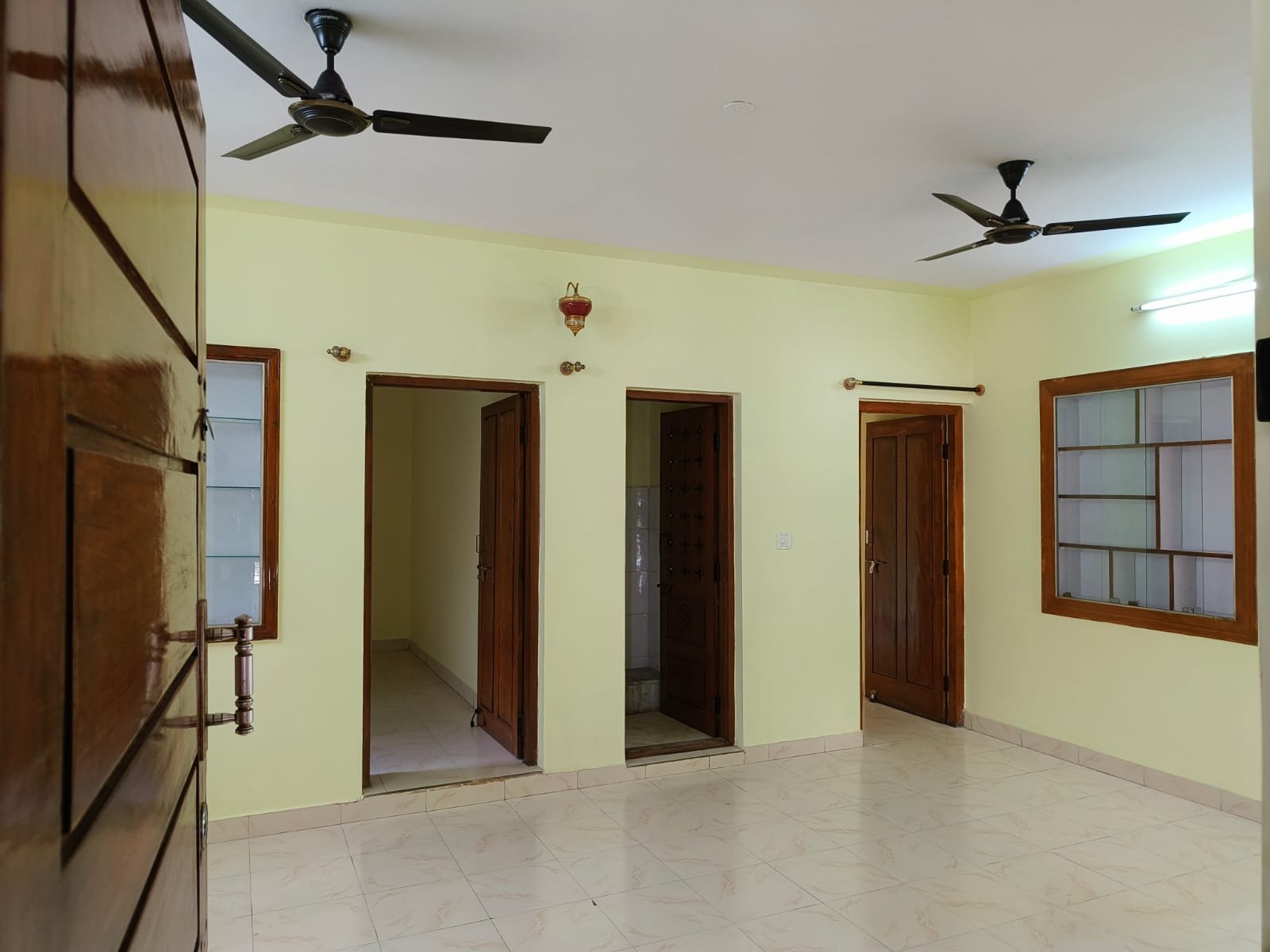 Spacious 3BHK Flat for Rent | Comfortable Living with Modern Amenities I Btm Layout 2nd stage I Bangalore I https://renthouzz.in/