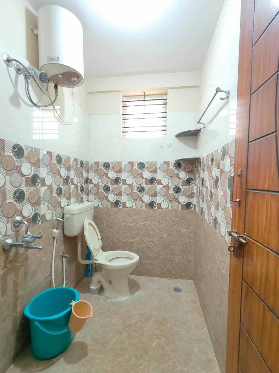 Elegant 2BHK Fully Furnished Flat for Rent | BTM 2 ND STAGE I Bangalore I Stylish, Move-In Ready I Bathroom https://renthouzz.in/