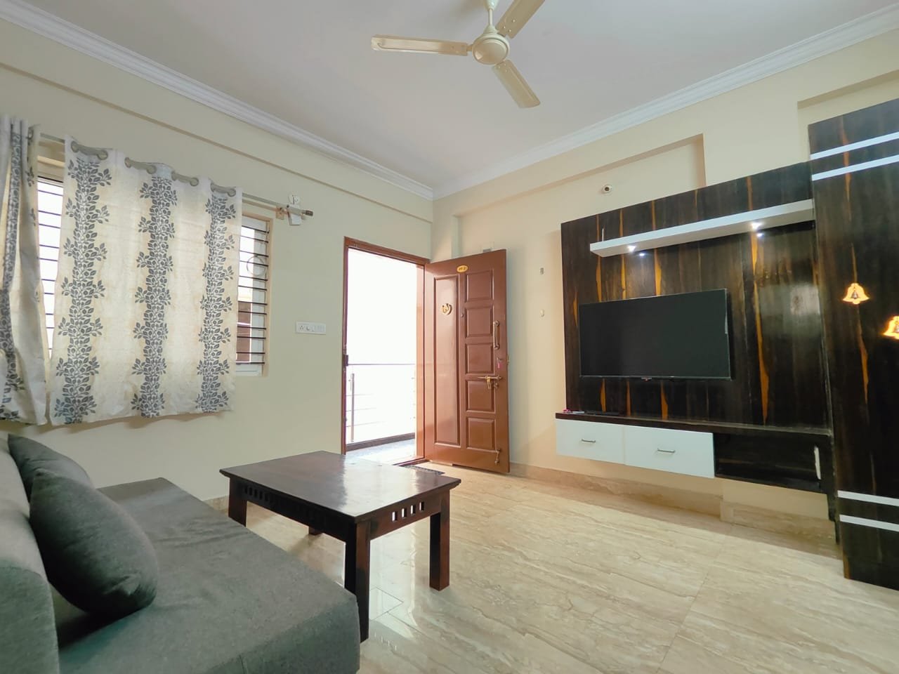 Elegant 2BHK Fully Furnished Flat for Rent | BTM 2 ND STAGE I Bangalore I Stylish, Move-In Ready I Hall https://renthouzz.in/