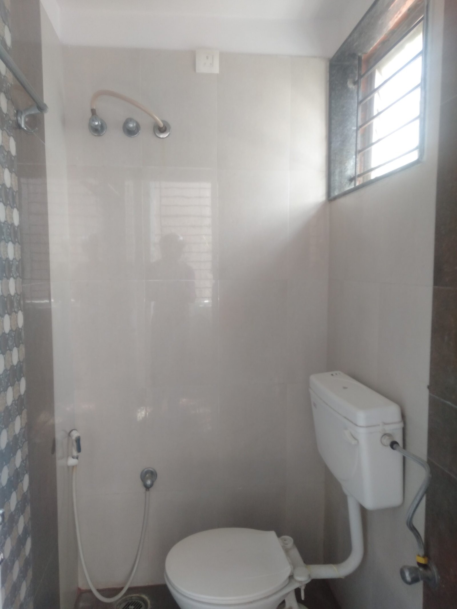 Fully Furnished 3BHK Flat for Rent | Stylish & Ready-to-Move-In Living Space near Meenakashi Mall Bannnerghatt Main Road Bathroom https://renthouzz.in/