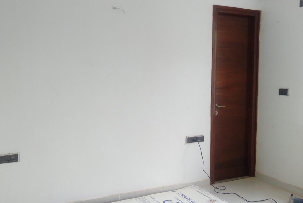 Spacious 3BHK Flat for Rent | Comfortable Living with Modern Amenities I Viveknagar I Bangalore I Bedroom https://renthouzz.in/