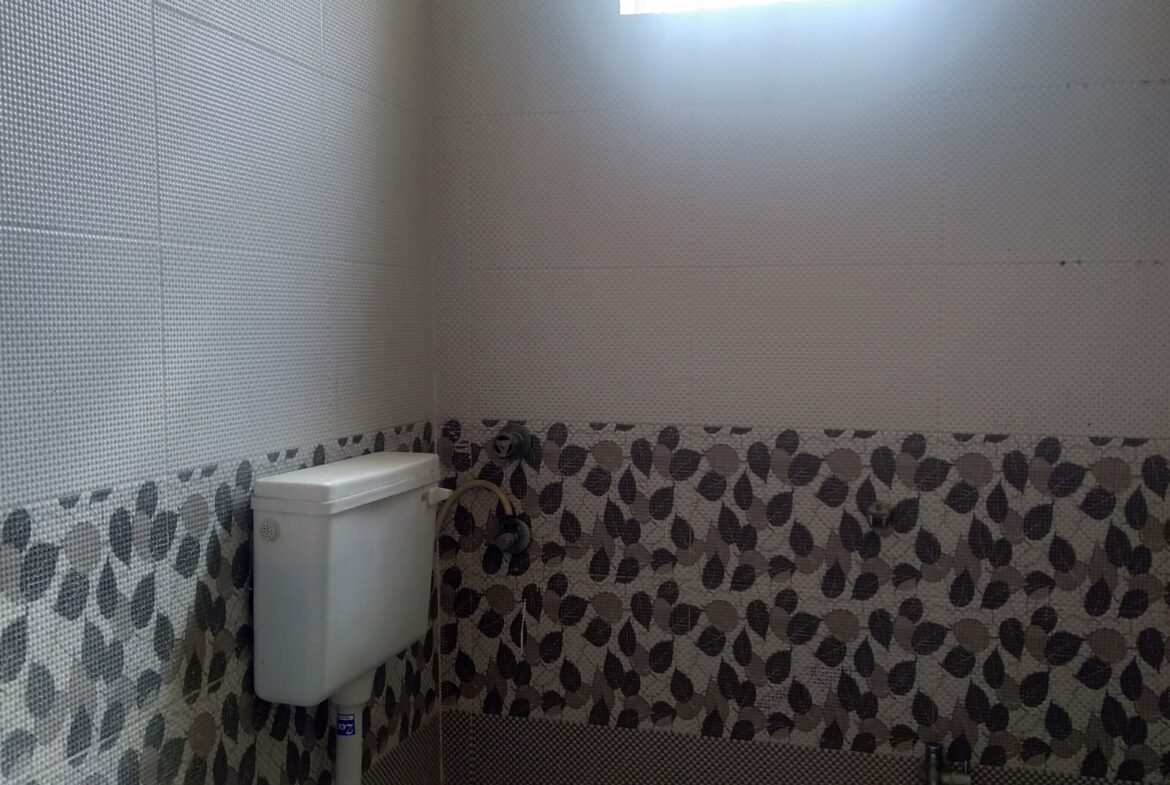 Spacious 1BHK Flat for Sale | Comfortable Living with Modern Amenities I Gottigere I Bannerghatta Main road I Bangalore I Toilet https://renthouzz.in/