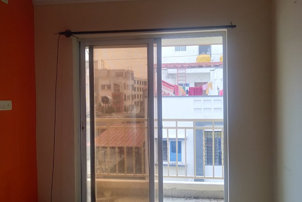 Spacious 1BHK Flat for Sale | Comfortable Living with Modern Amenities I Gottigere I Bannerghatta Main road I Bangalore I Hall https://renthouzz.in/