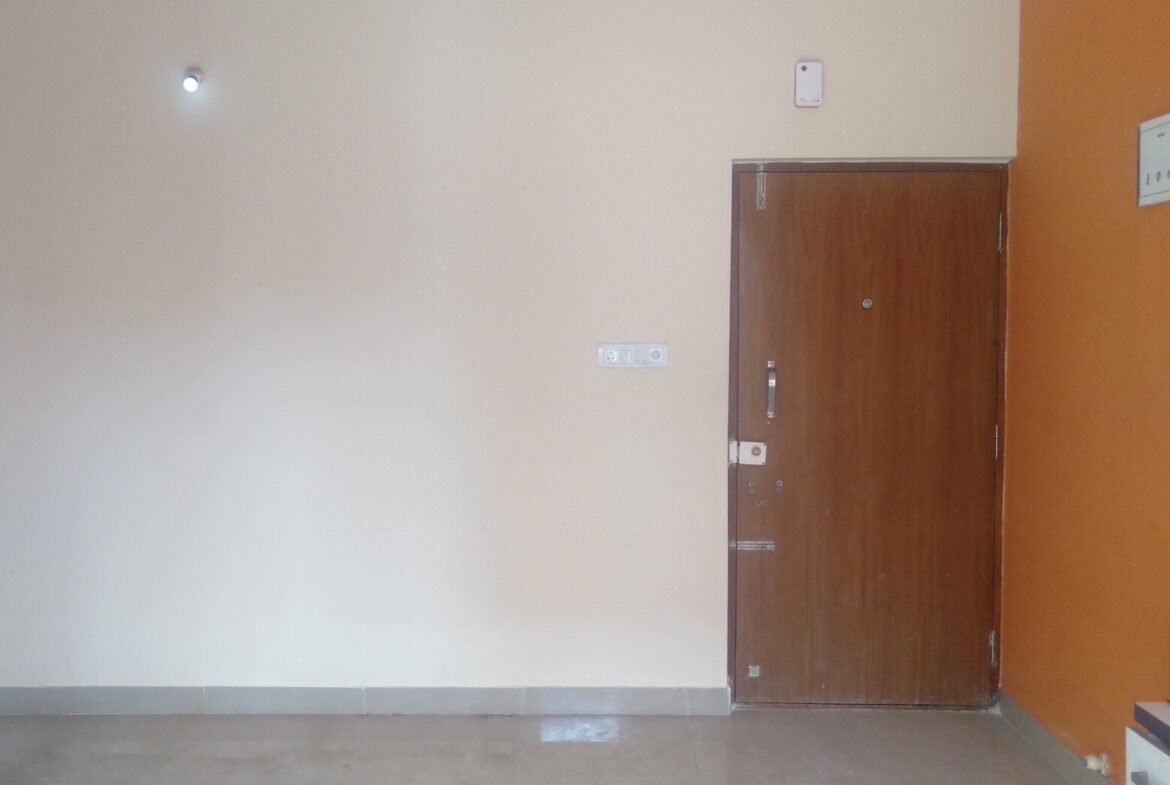 Spacious 1BHK Flat for Sale | Comfortable Living with Modern Amenities I Gottigere I Bannerghatta Main road I Bangalore I Hall https://renthouzz.in/