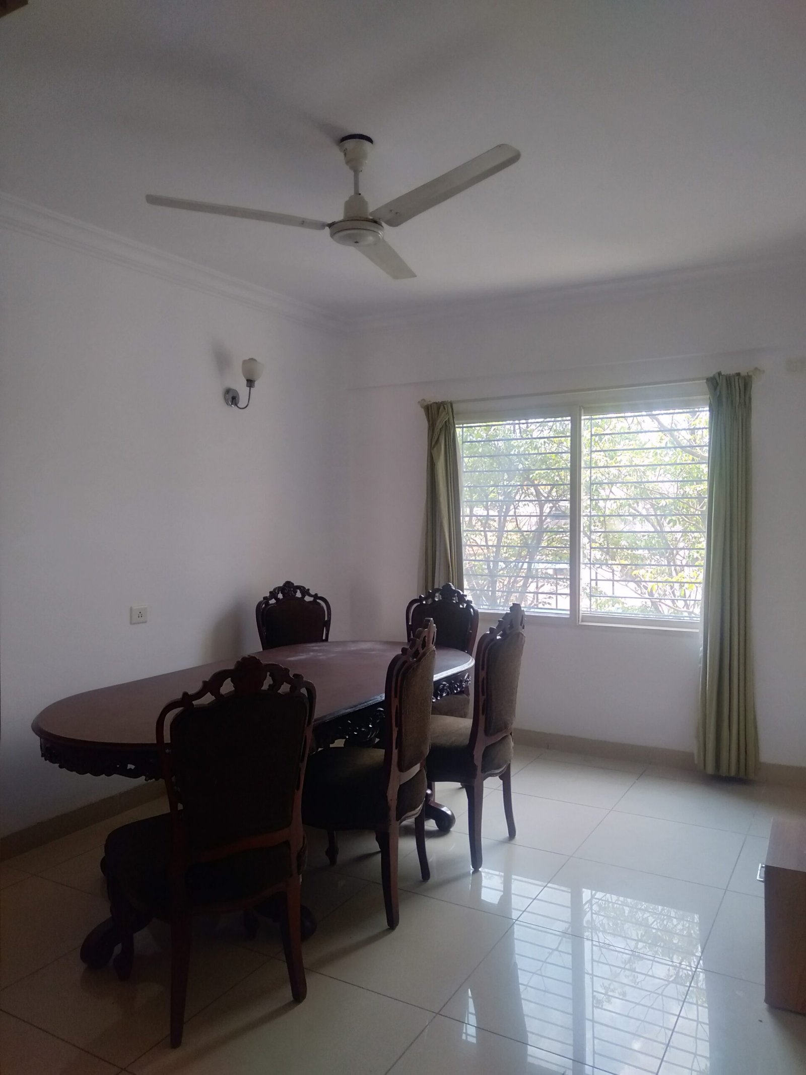 Spacious 3BHK Flat for Rent | Comfortable Living with Modern Amenities I Btm Layout 2nd stage I Bangalore I Dinning hall https://renthouzz.in/