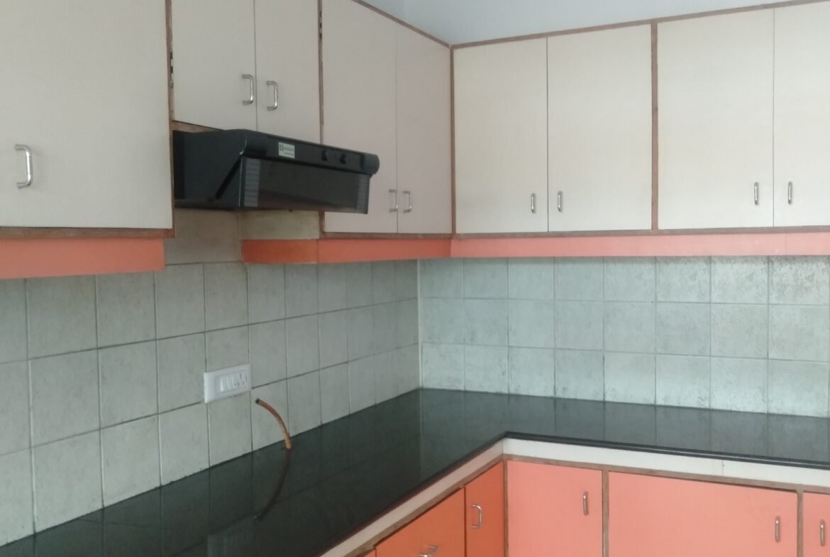 Spacious 3BHK Flat for Rent | Comfortable Living with Modern Amenities I Btm Layout 2nd stage I Bangalore I Kitchen https://renthouzz.in/