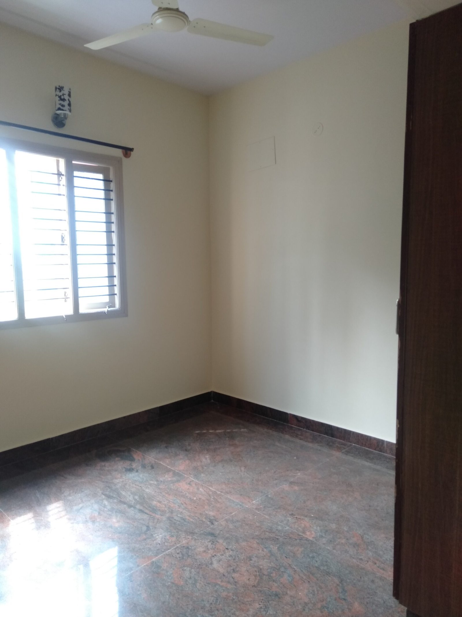 Spacious Semi-Furnished 2BHK Flat for Rent | Modern Comfort and Convenience in Hsr Layout I Bedroom https://renthouzz.in/