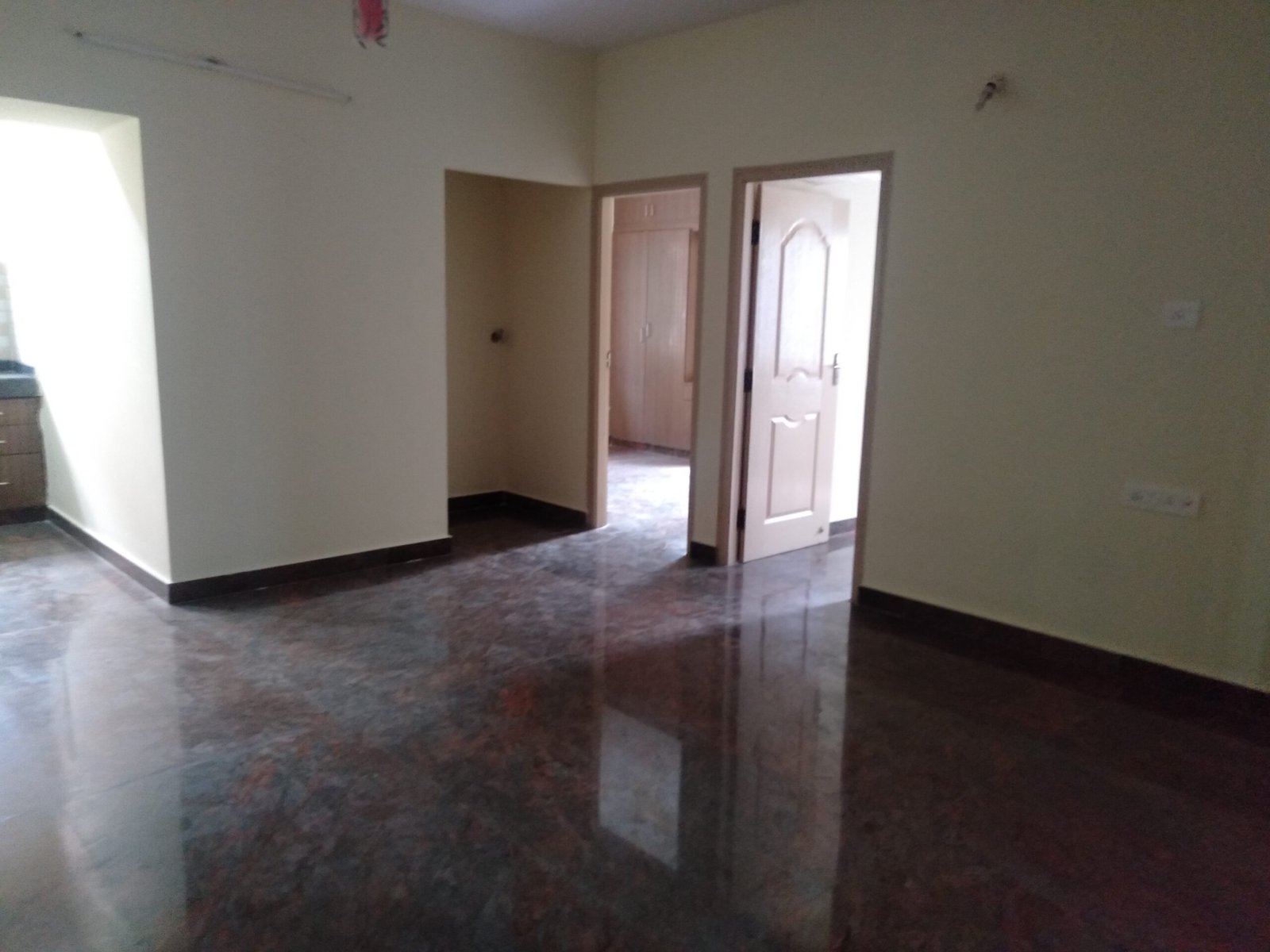 Spacious Semi-Furnished 2BHK Flat for Rent | Modern Comfort and Convenience in Hsr Layout I Hall https://renthouzz.in/