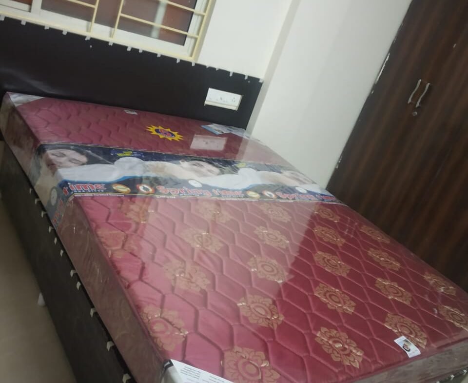 "Spacious 800 sqft 2BHK Flat for rent in BTM Layout 2nd Stage | Modern Construction & Excellent Ventilation | Ample Bike Parking Available" Bedroom https://renthouzz.in/