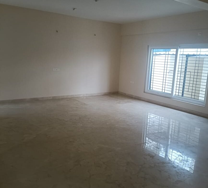 "Spacious 2400 sqft 3BHK Luxury Flats for Sale in HSR Layout | Modern Construction & Excellent Ventilation | Ample Parking Available" Spacious Hall cum living room https://renthouzz.in/