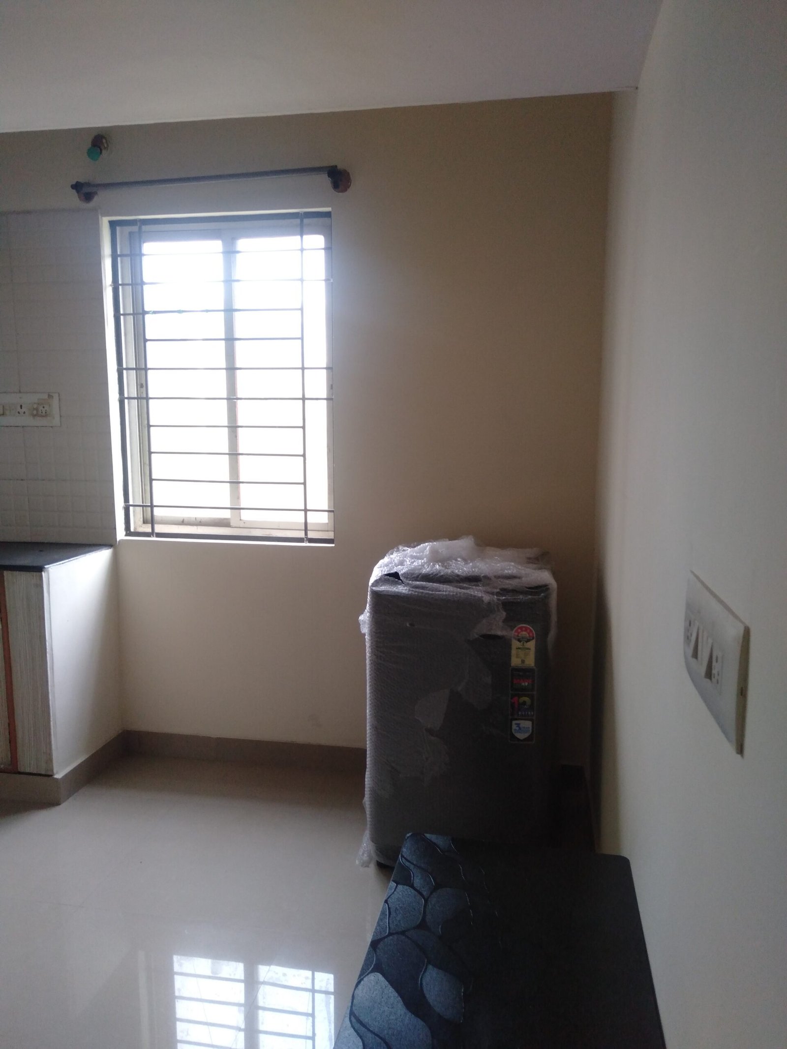 "Spacious 400 sqft 1BHK Flat for rent in BTM Layout 2nd Stage | Modern Construction & Excellent Ventilation | Ample Bike Parking Available" hall https://renthouzz.in/