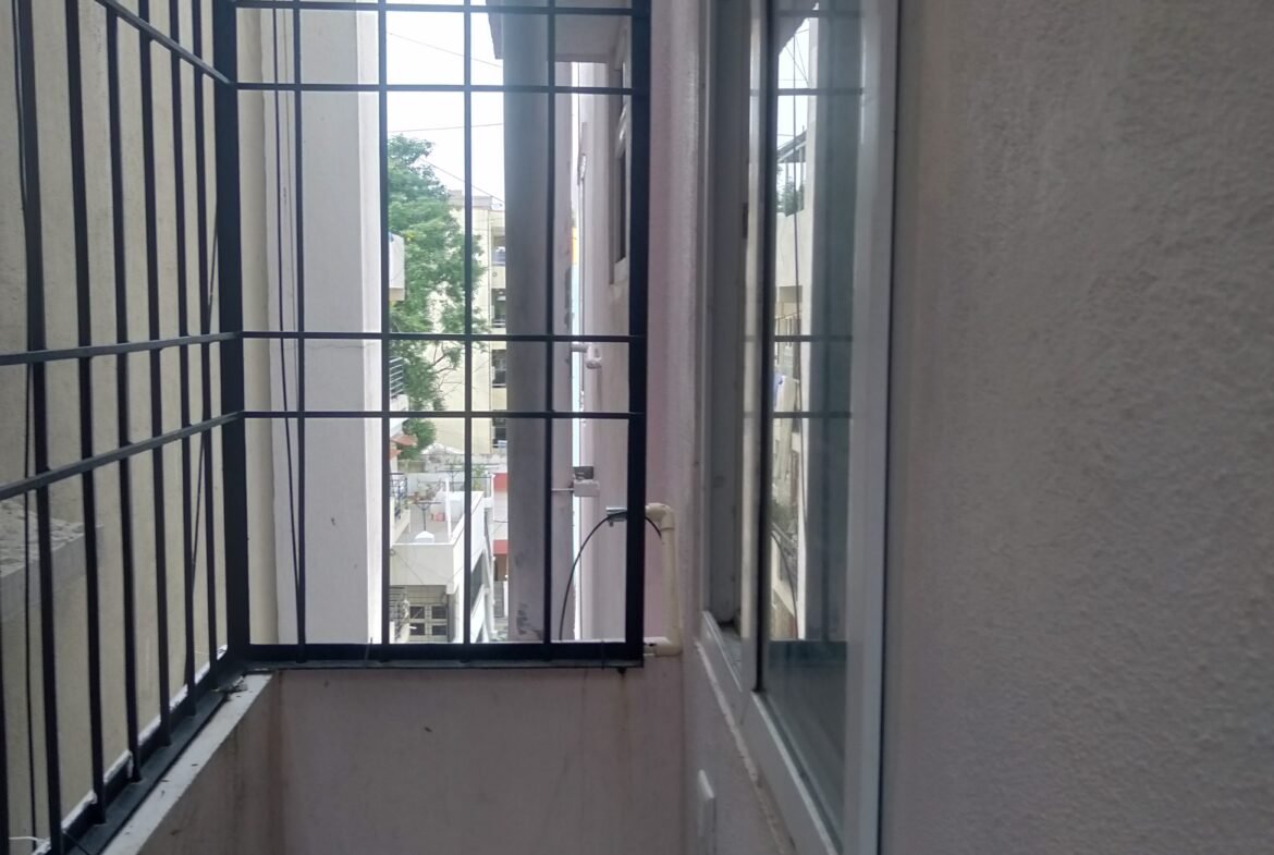 "Spacious 400 sqft 1BHK Flat for rent in BTM Layout 2nd Stage | Modern Construction & Excellent Ventilation | Ample Bike Parking Available" Balcony https://renthouzz.in/