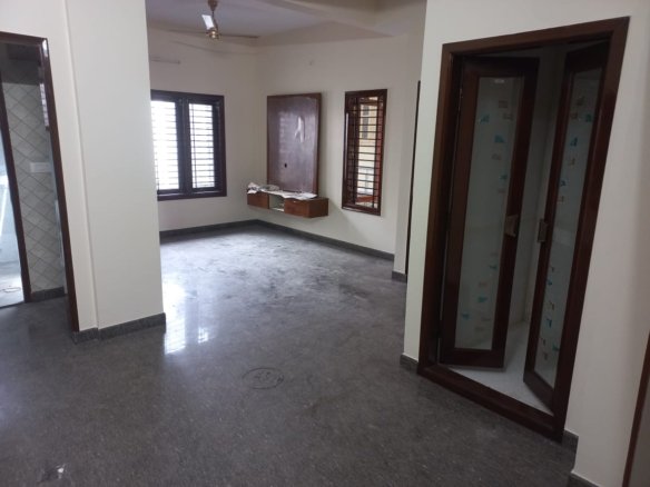 2Bhk Luxurious and modern flat for rent in Adugodi, Hall https://renthouzz.in/