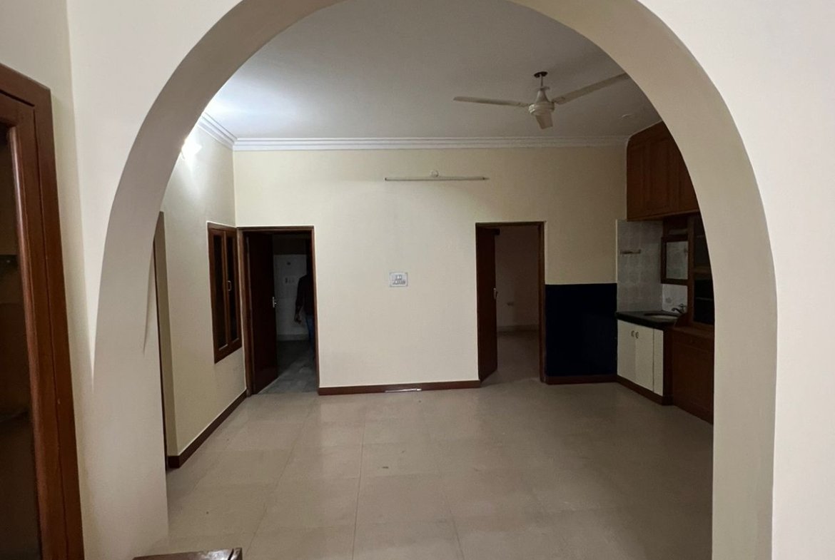 Rent a Beautiful 3BHK Independent House in a Peaceful Neighborhood | Ejipura | Bangalore | Hall | https://renthouzz.in/