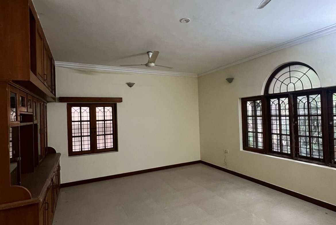 Rent a Beautiful 3BHK Independent House in a Peaceful Neighborhood | Ejipura | Bangalore | Bedroom | https://renthouzz.in/