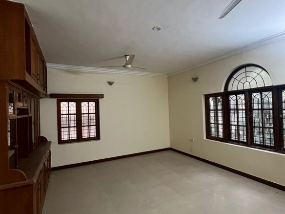 Rent a Beautiful 3BHK Independent House in a Peaceful Neighborhood | Ejipura | Bangalore | Bedroom | https://renthouzz.in/
