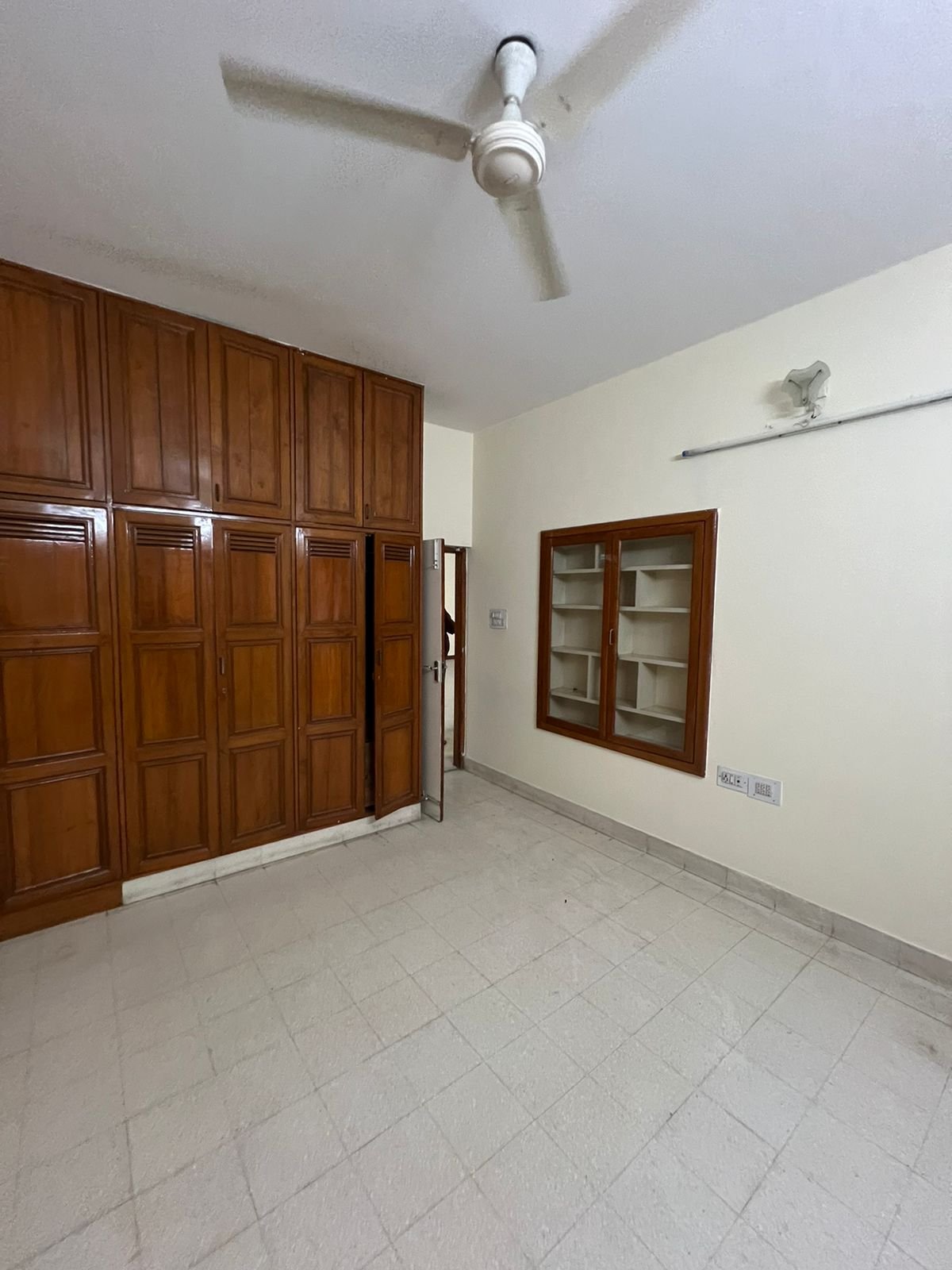 Rent a Beautiful 3BHK Independent House in a Peaceful Neighborhood | Ejipura | Bangalore | Bedroom | https://renthouzz.in/