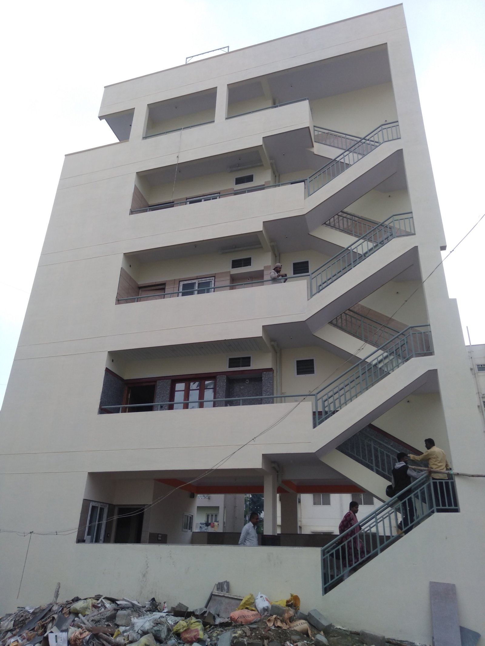 Independent Rental Building for sale | Honngsandra | New Mico Layout | https://www.renthouzz.in