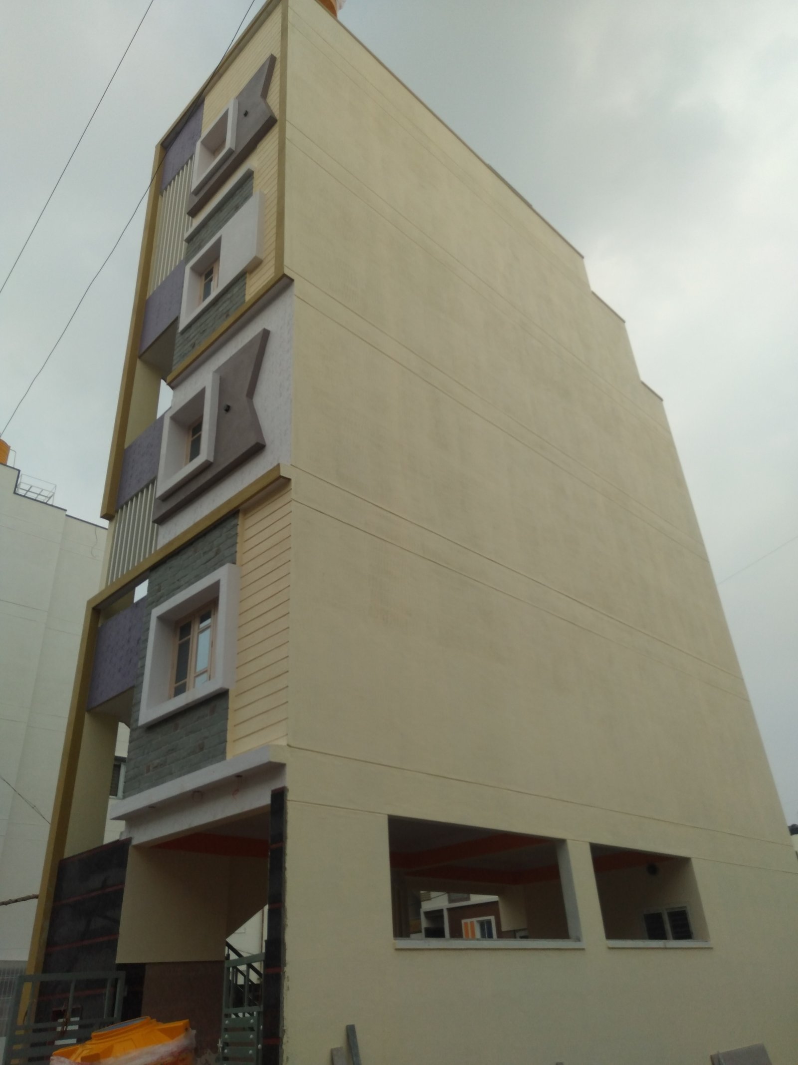 Independent Rental Building for sale | Honngsandra | New Mico Layout | https://www.renthouzz.in