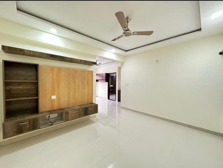 "Spacious 2BHK flat with modern furnishings, ample natural light, and well-ventilated interiors." | BEdroom | Hsr Layout Sector 2 | Bangalore | https://renthouzz.in/ |