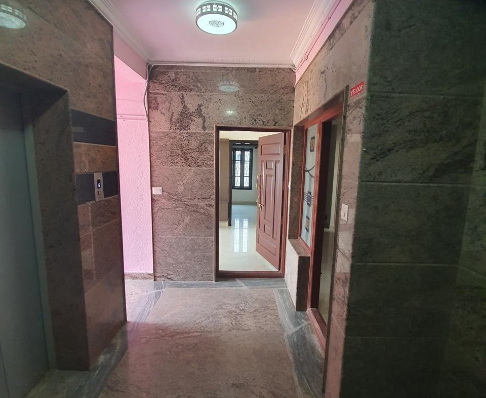 1 Bhk Semi Furnished Flat |for Rent | Ashwini Layout Ejipura Bangalore | Entrance | https://www.renthouzz.in/