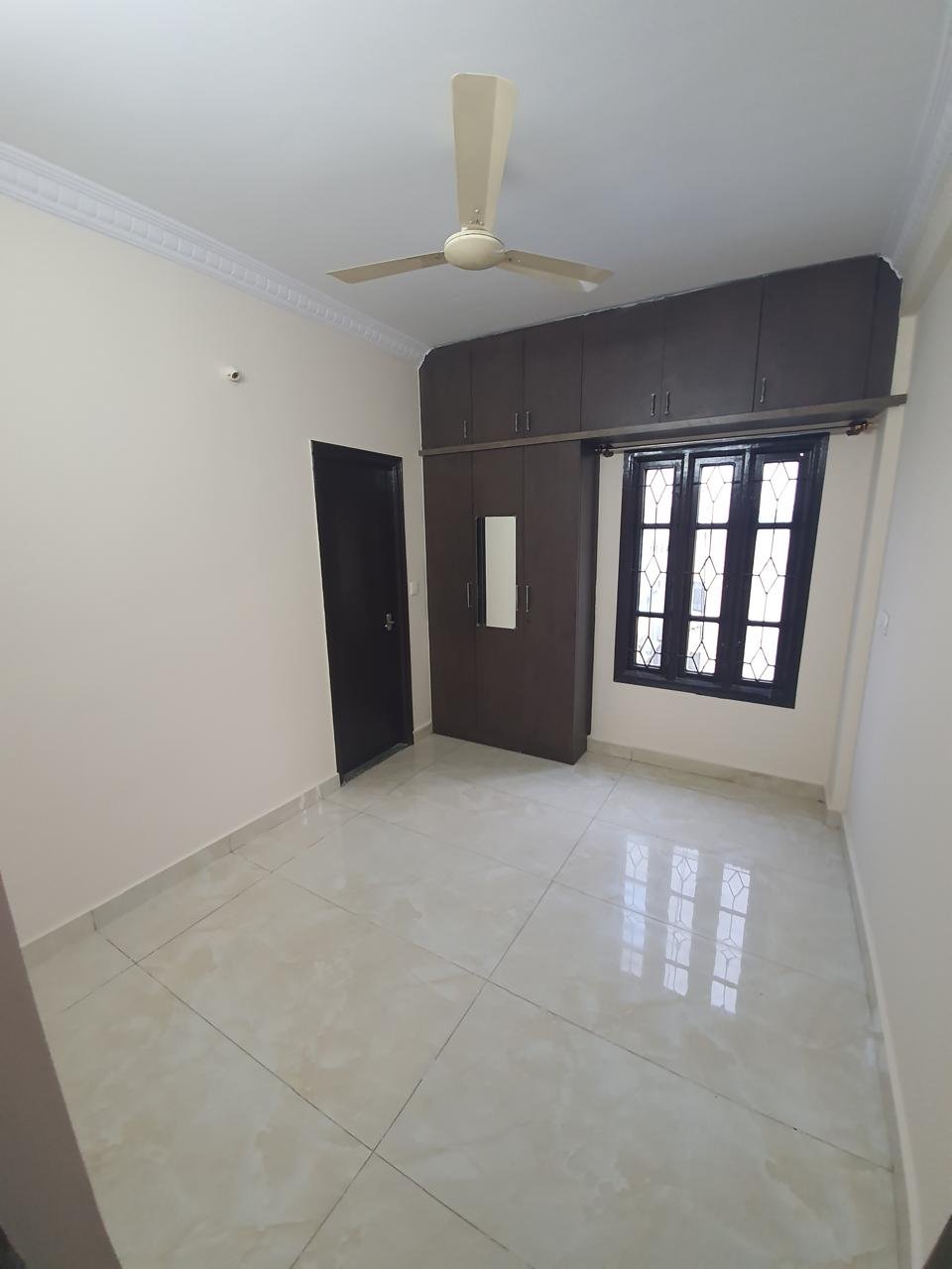 1 Bhk Semi Furnished Flat |for Rent | Ashwini Layout Ejipura Bangalore | Bedroom | https://www.renthouzz.in/