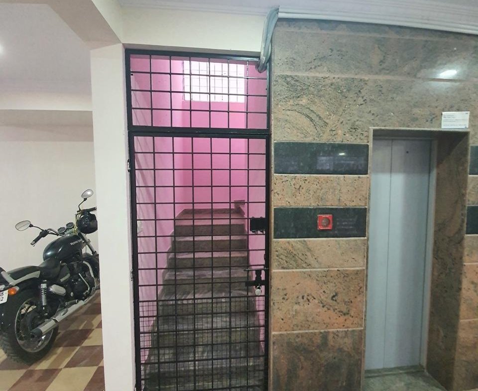 1 Bhk Semi Furnished Flat |for Rent | Ashwini Layout Ejipura Bangalore | Entrance | https://www.renthouzz.in/