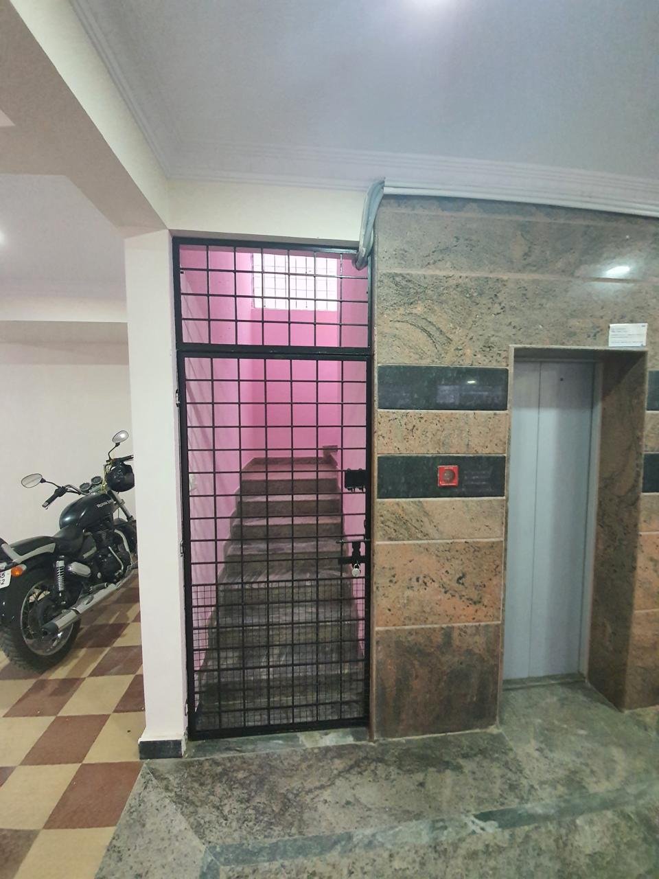 1 Bhk Semi Furnished Flat |for Rent | Ashwini Layout Ejipura Bangalore | Entrance | https://www.renthouzz.in/