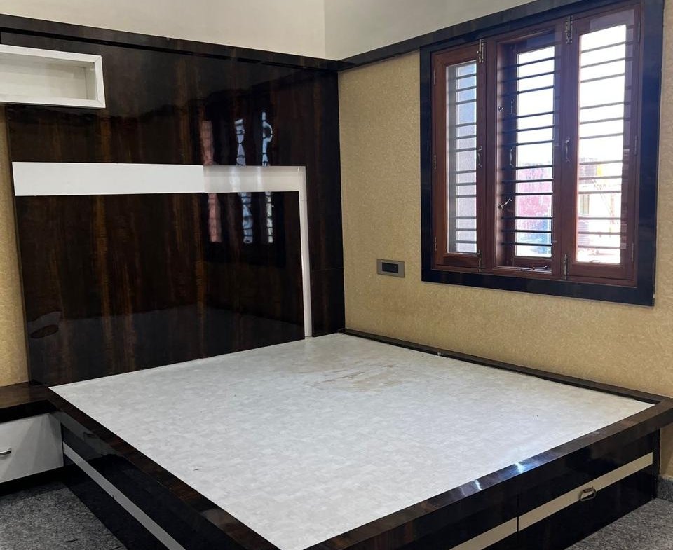 2bhk semi furnished flat for ren | Rama temple Road Ejipura | Bangalore | www.renthouzz.in