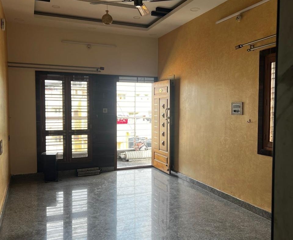 2bhk semi furnished flat for ren | Rama temple Road Ejipura | Bangalore | www.renthouzz.in