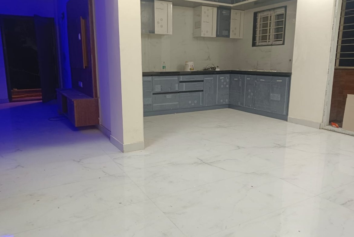 3BHK Semi Furnished Flat | Near D Mart KOramangla | Bangalore