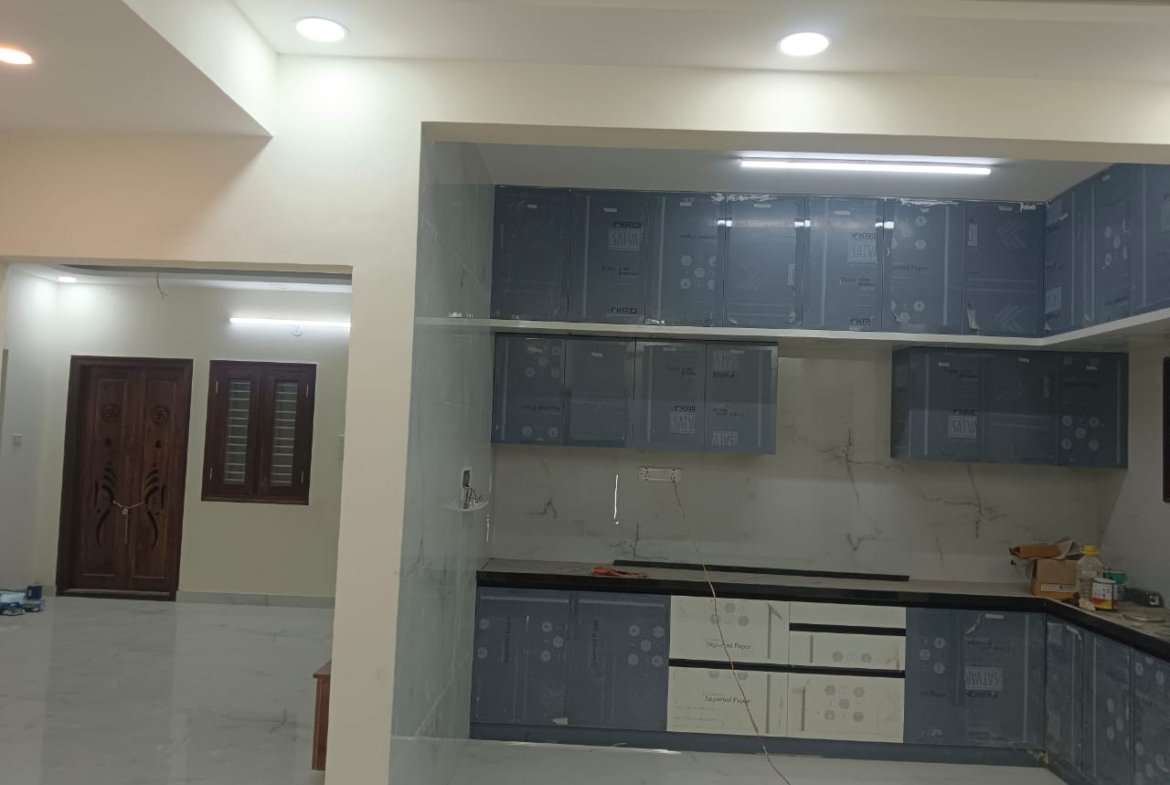 3BHK Semi Furnished Flat | Near D Mart KOramangla | Bangalore