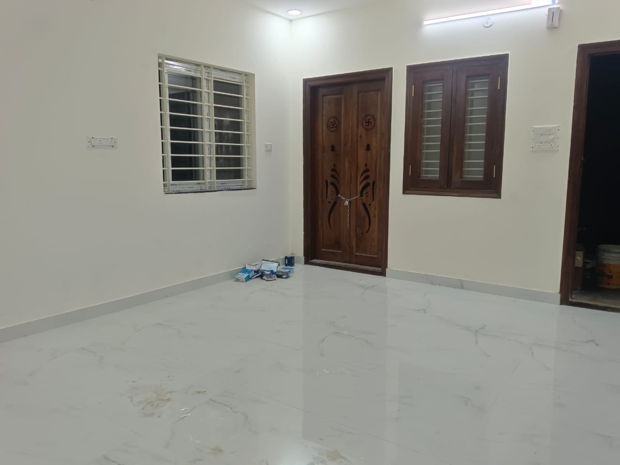 3BHK Semi Furnished Flat | Near D Mart KOramangla | Bangalore