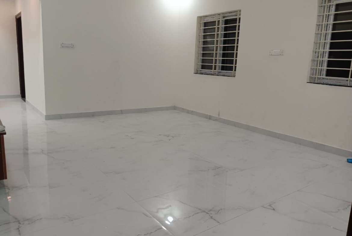 3BHK Semi Furnished Flat | Near D Mart KOramangla | Bangalore