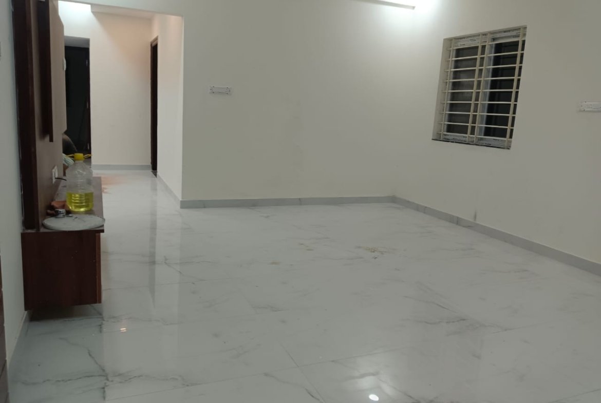 3BHK Semi Furnished Flat | Near D Mart KOramangla | Bangalore