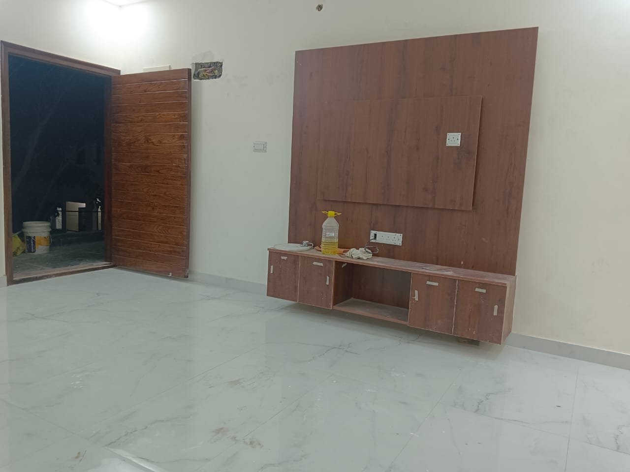 3BHK Semi Furnished Flat | Near D Mart KOramangla | Bangalore