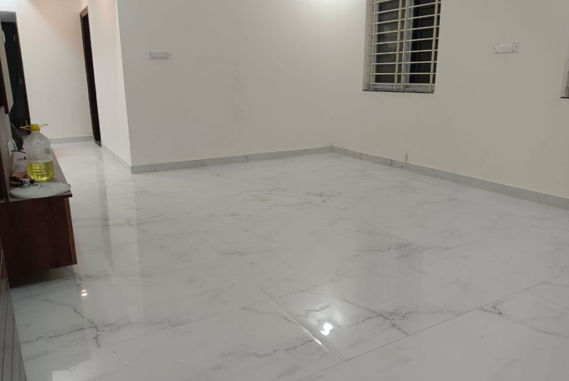 3BHK Semi Furnished Flat | Near D Mart KOramangla | Bangalore