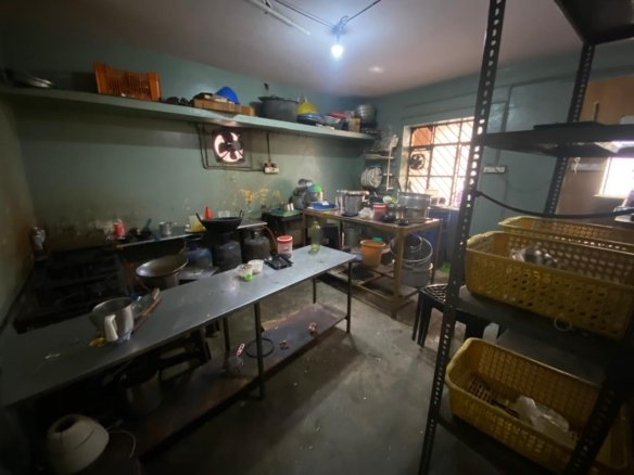 Cloud Kitchen | Dine in | for Rent | Near Laxmi theater Taverekere | https://renthouzz.in/property/cloud-kitchen-for-rent/